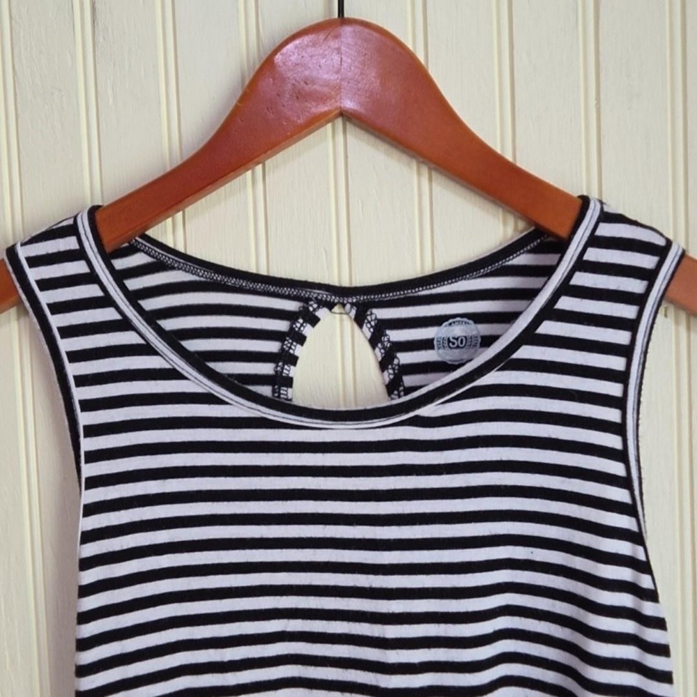 SO Tank Top Juniors Large Black White Scoop Neck Sleeveless Striped Jersey